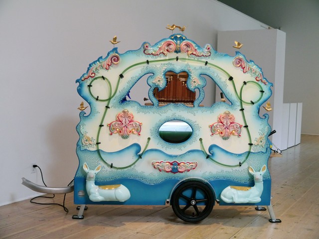 Jennifer Willet - The Great Lakes Algae Organ, Open Space Gallery, Victoria, CA. 2016 (Photo Credit: Jennifer Willet)